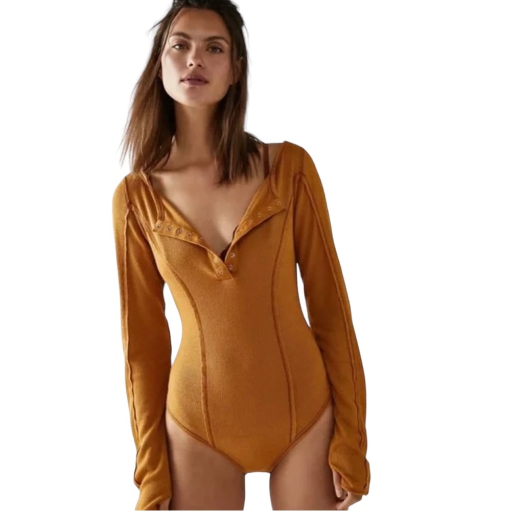 NWT! Free People Sloan Bodysuit. Ribbed with thumbholes!